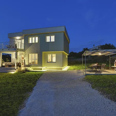 Family Friendly House With A Parking Space Galizana, Fazana - 22739