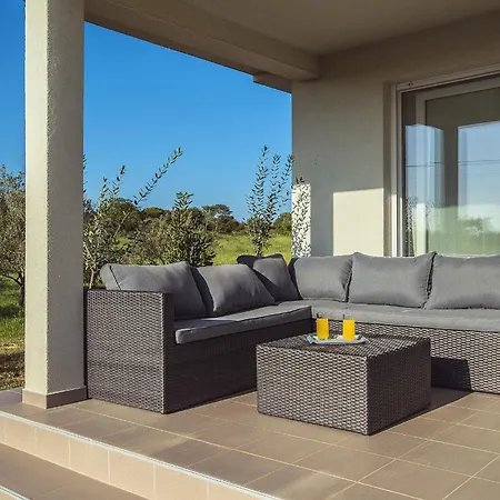 Family Friendly House With A Parking Space Galizana, Fazana - 22739 Tatil Evi *