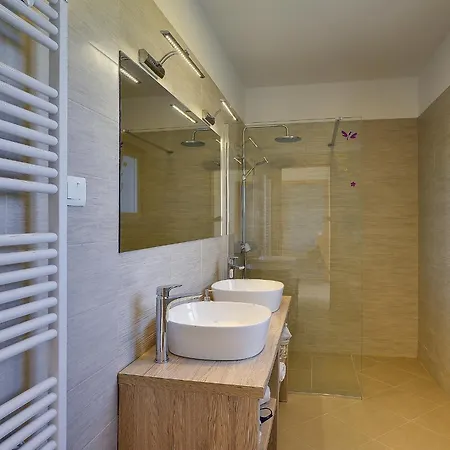 بيت للعطل Family Friendly House With A Parking Space Galizana, Fazana - 22739 Galižana