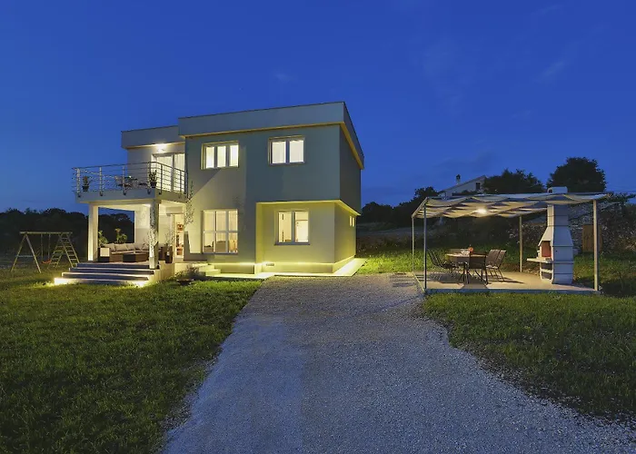 Family Friendly House With A Parking Space Galizana, Fazana - 22739