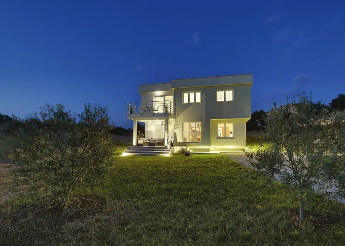 Family Friendly House With A Parking Space Galizana, Fazana - 22739 Vakantiehuis Galižana