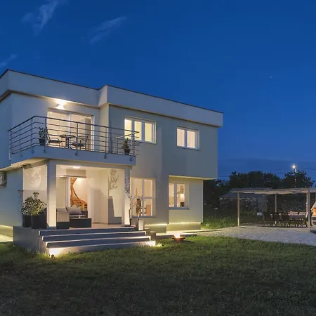 Дом отдыха Family Friendly House With A Parking Space Galizana, Fazana - 22739 Galizana