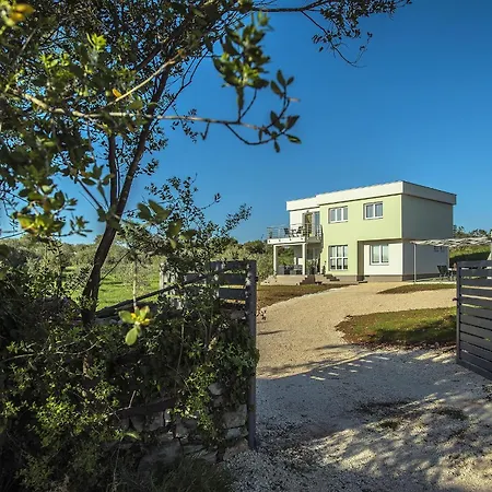 Vakantiehuis Family Friendly House With A Parking Space Galizana, Fazana - 22739